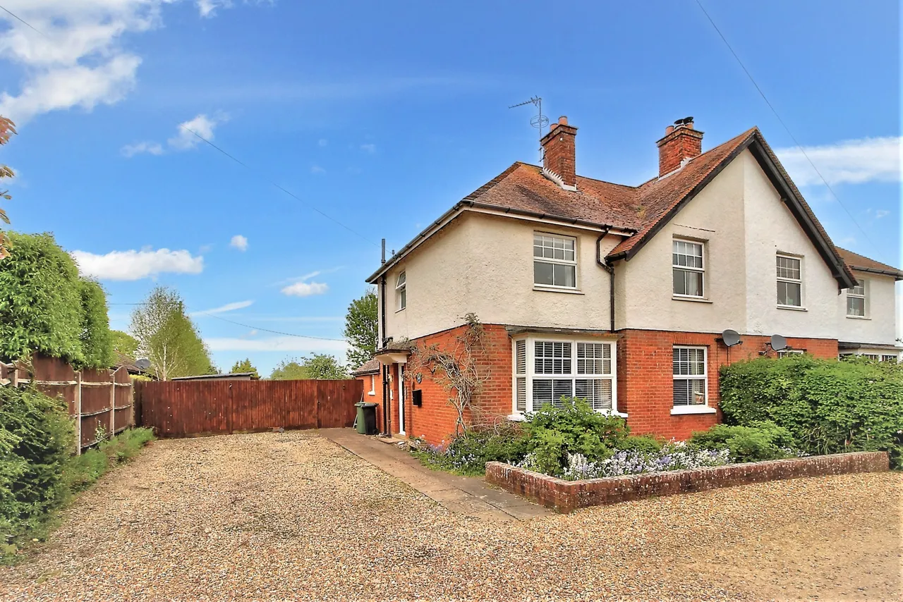 3 bed house for sale, Aldermaston Road, Basingstoke, RG24