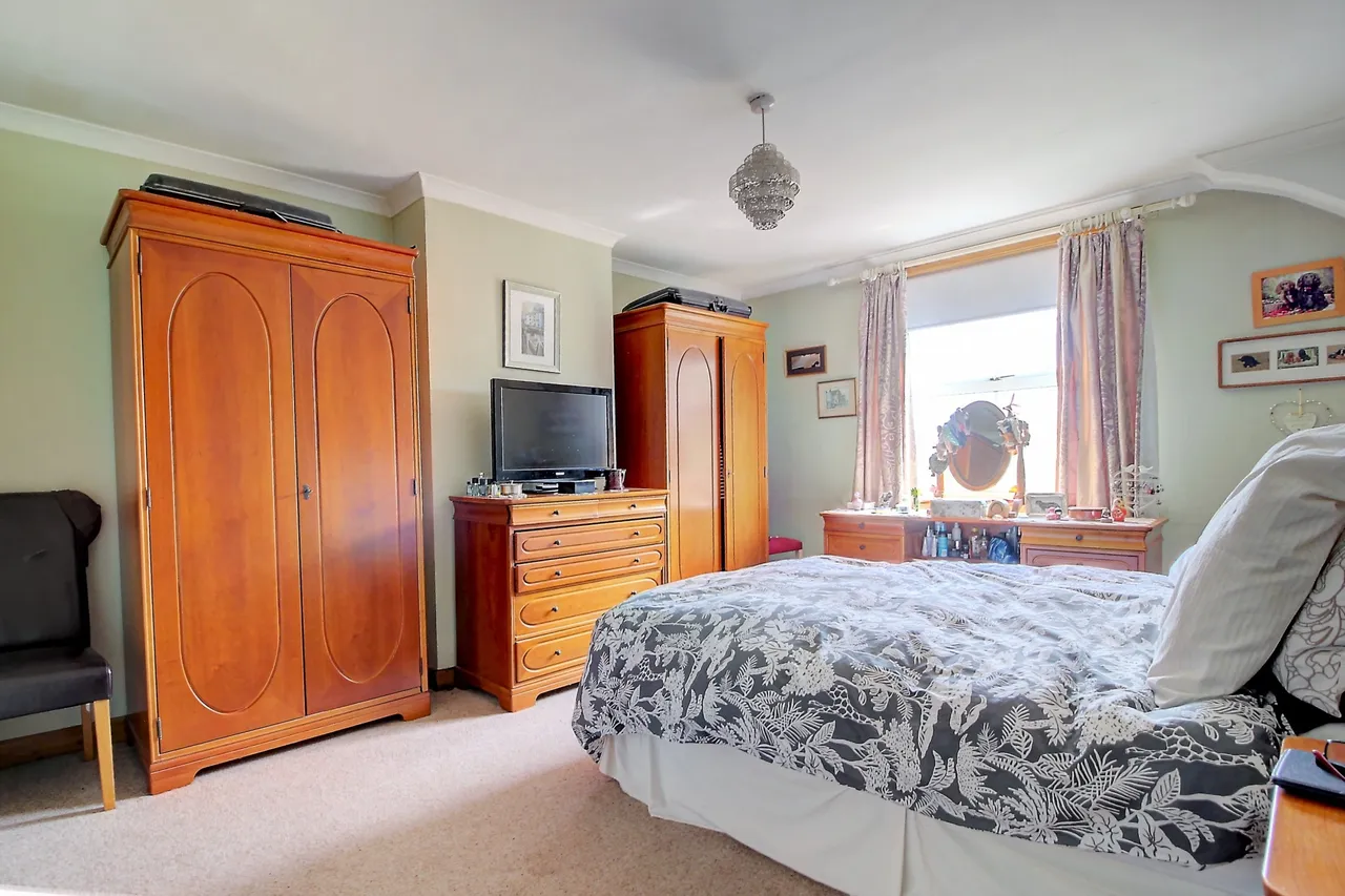 Aldermaston Road, Basingstoke, RG24, photo 9