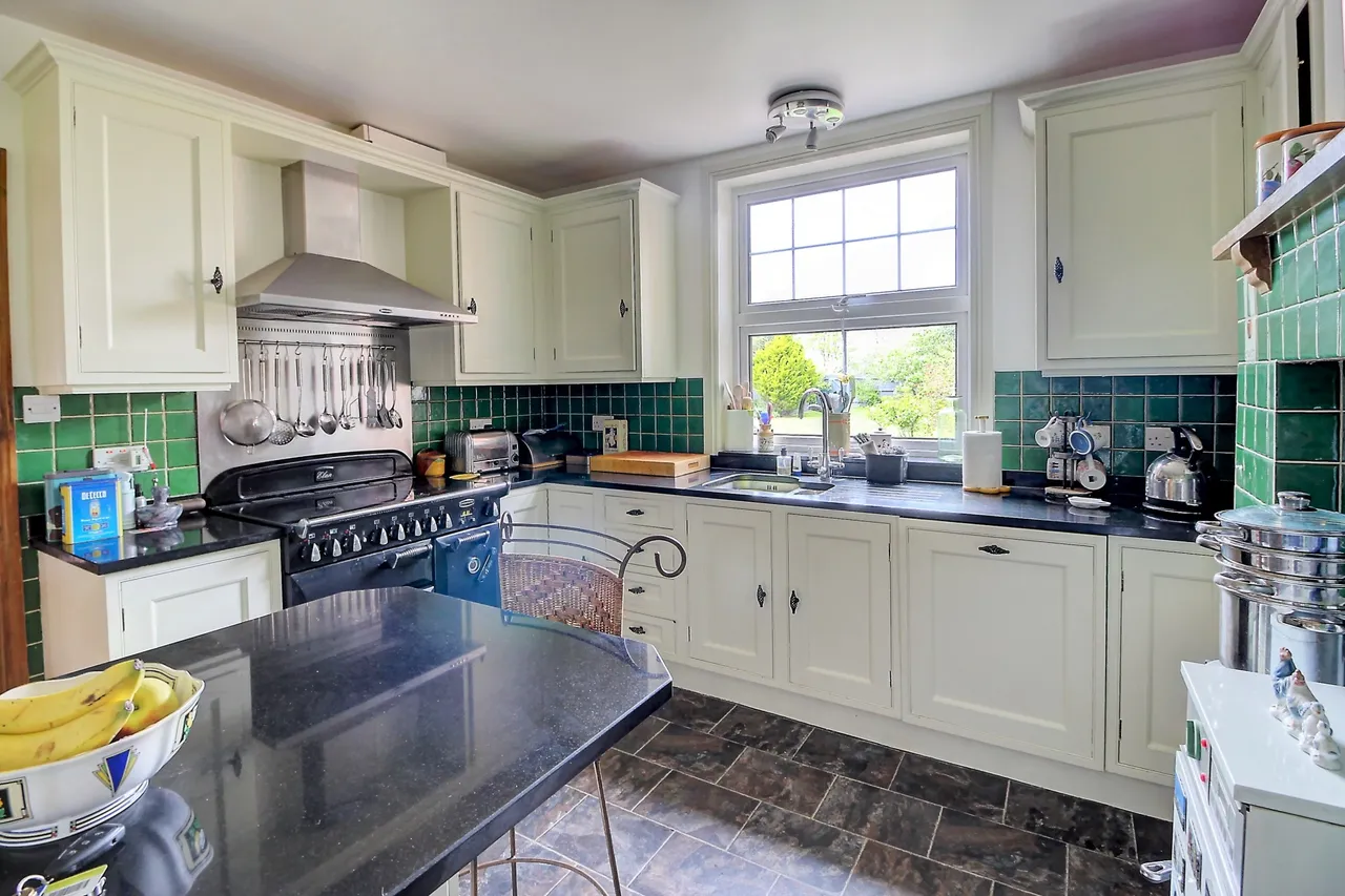 Aldermaston Road, Basingstoke, RG24, photo 5