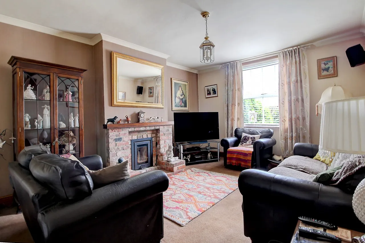 Aldermaston Road, Basingstoke, RG24, photo 2