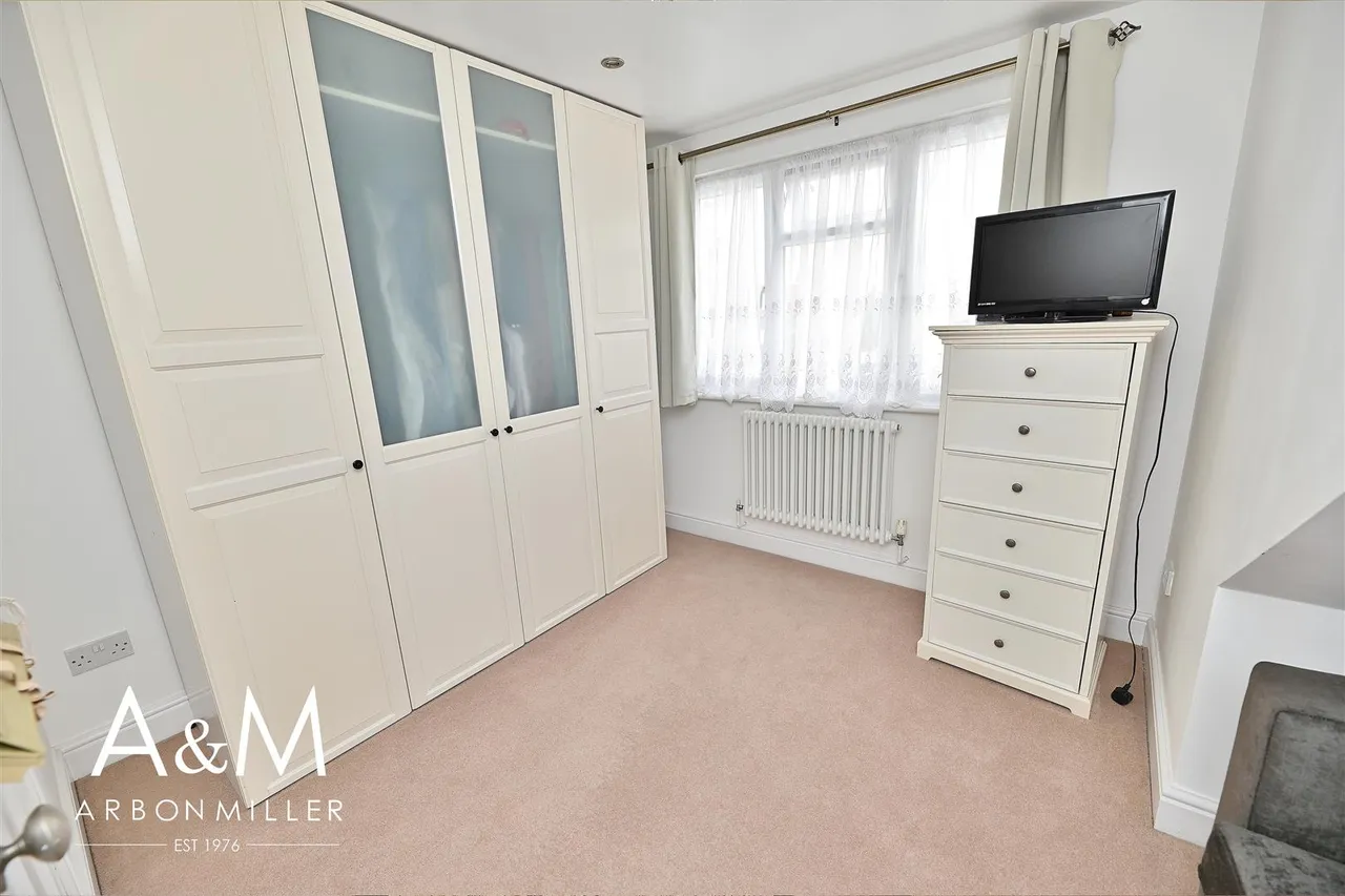 Emsworth Road, Barkingside, Esssex, Ilford, Essex, IG62EL, photo 16