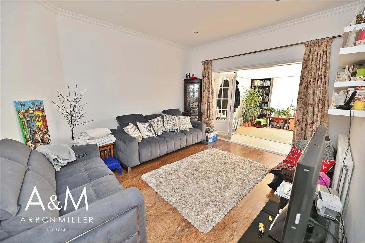 Emsworth Road, Barkingside, Esssex, Ilford, Essex, IG62EL, photo 2