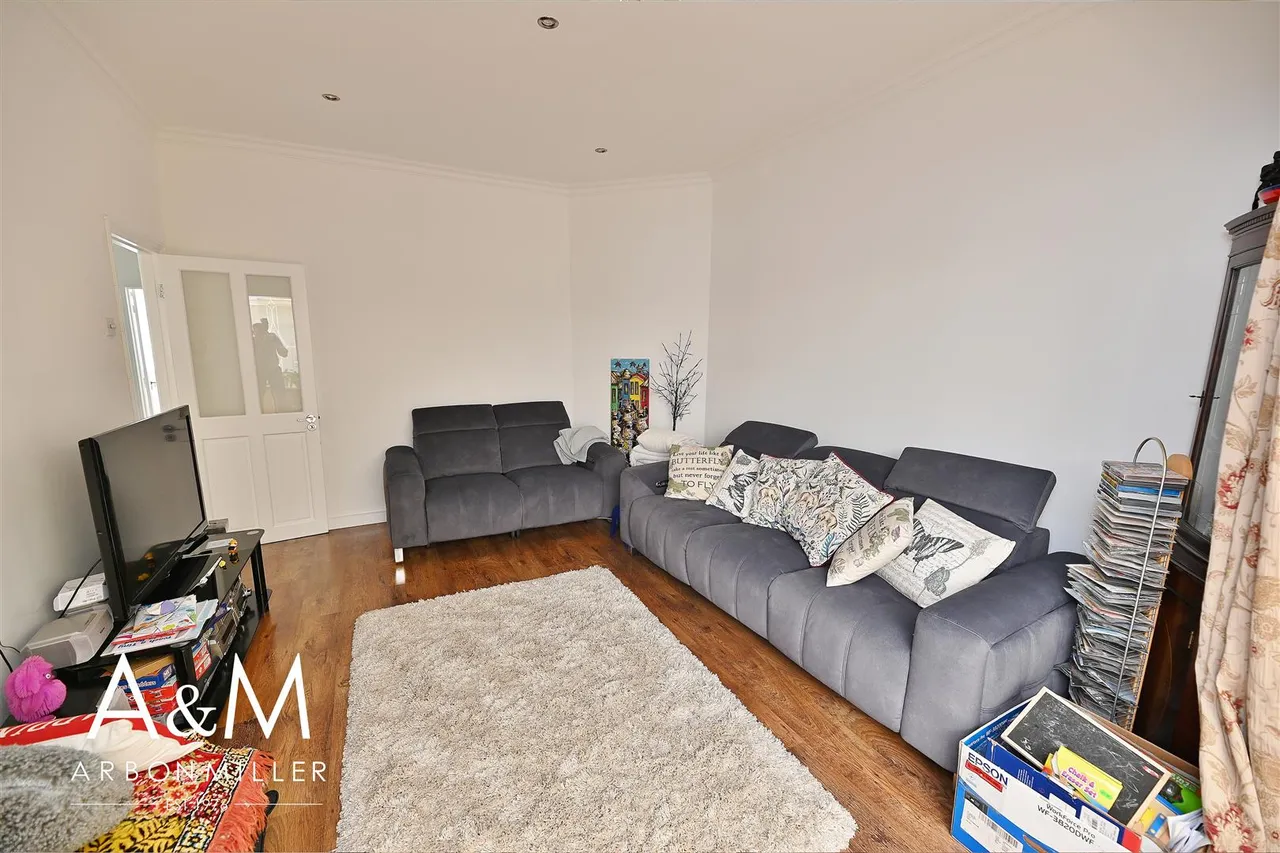 Emsworth Road, Barkingside, Esssex, Ilford, Essex, IG62EL, photo 3