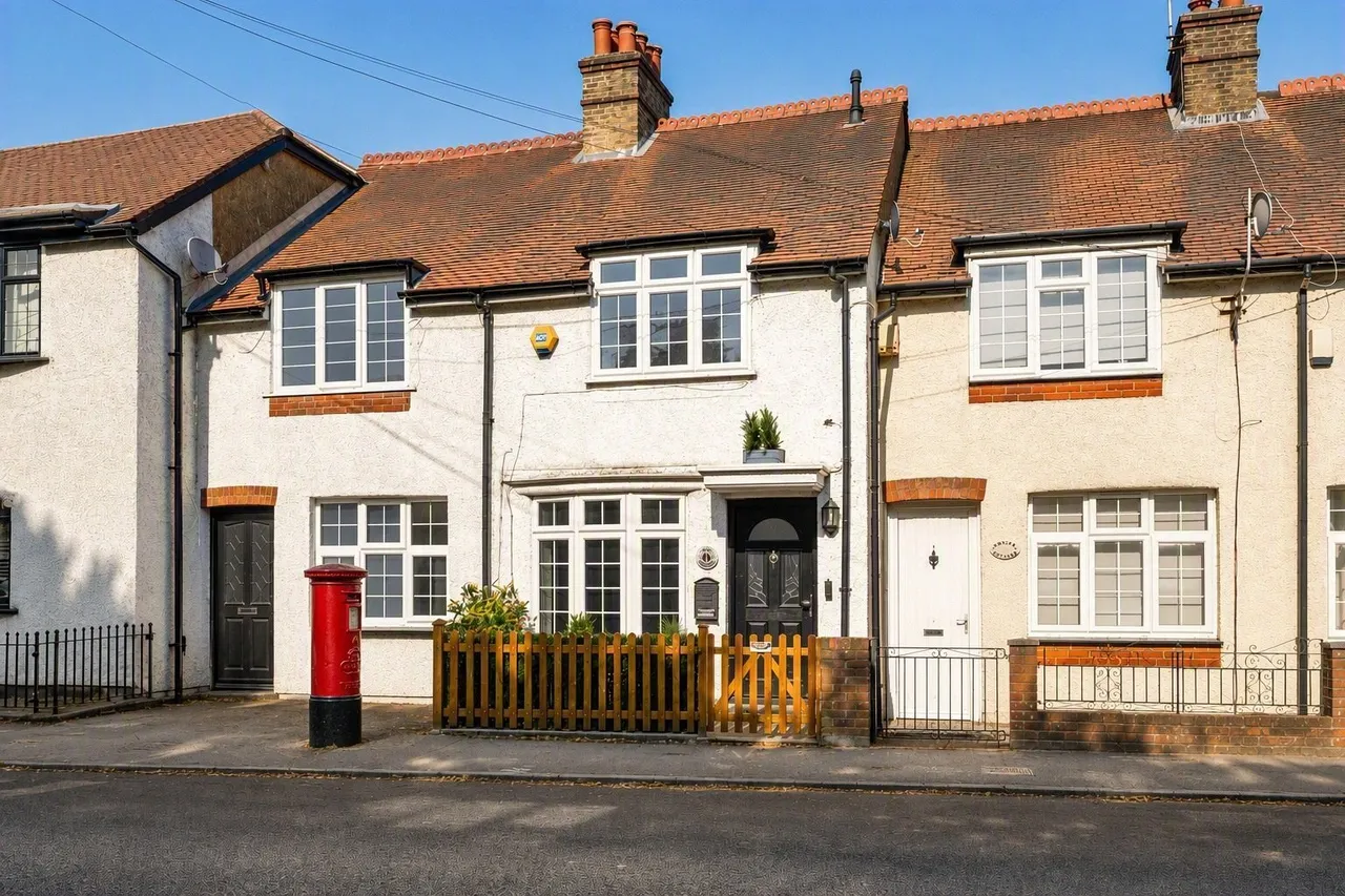 2 bed house for sale — High Street, Farnborough, Orpington, BR6