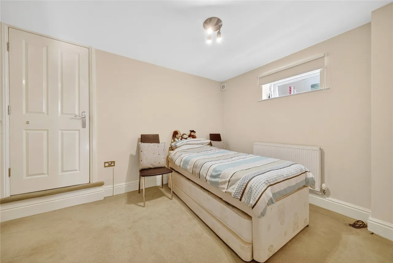 Park Crescent, Roundhay, photo 15