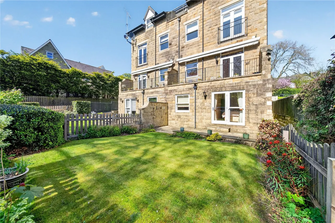 Park Crescent, Roundhay, photo 18