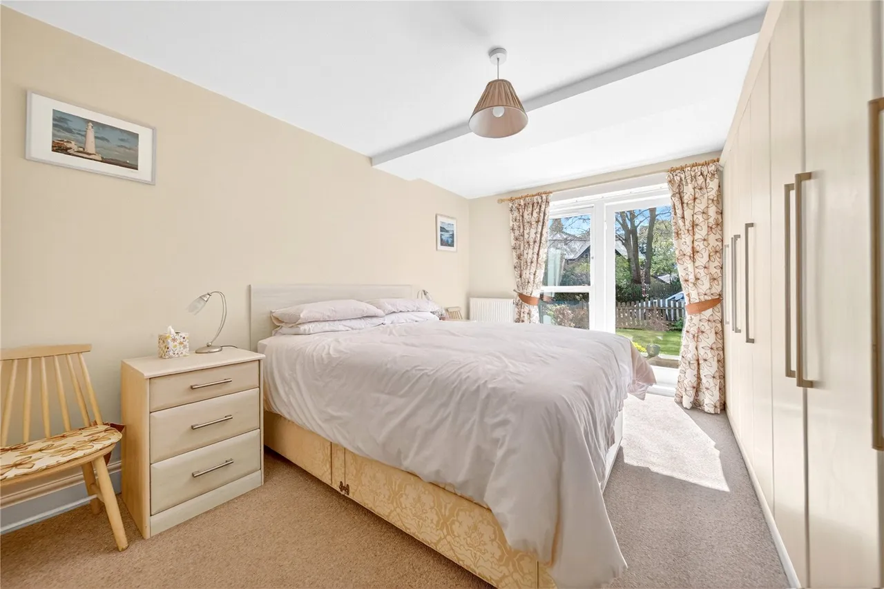 Park Crescent, Roundhay, photo 13