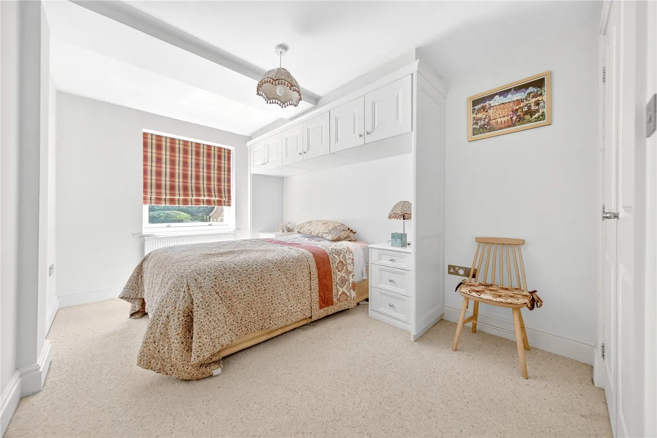 Park Crescent, Roundhay, photo 11