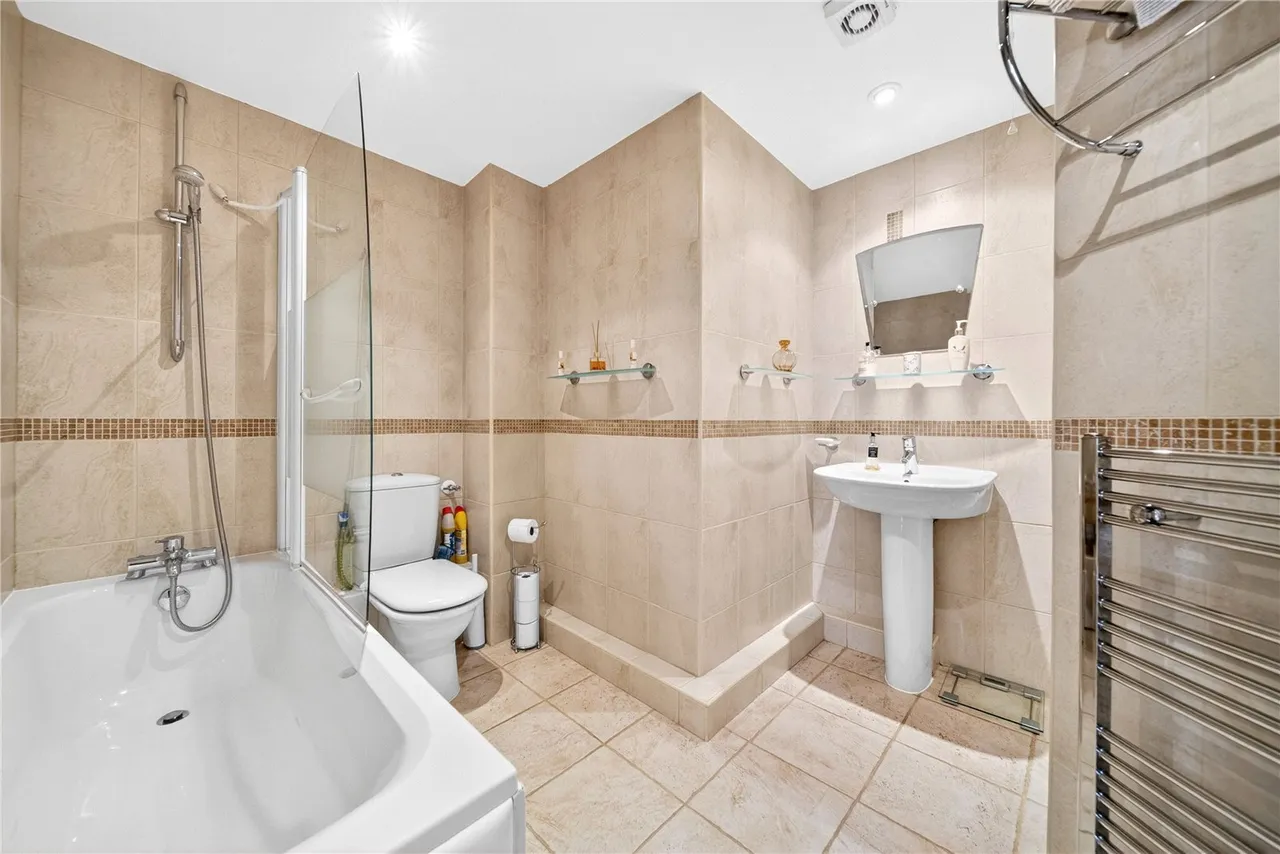 Park Crescent, Roundhay, photo 14