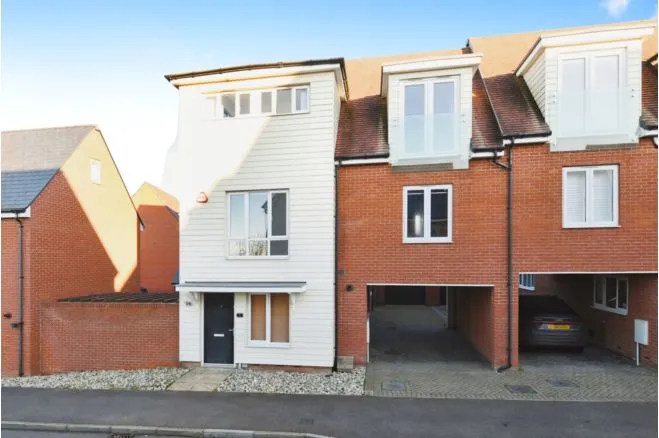 4 bed house for sale, Fairway Drive, Chelmsford, CM3