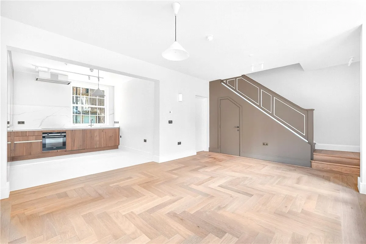 De Walden Street, London, W1G, photo 9