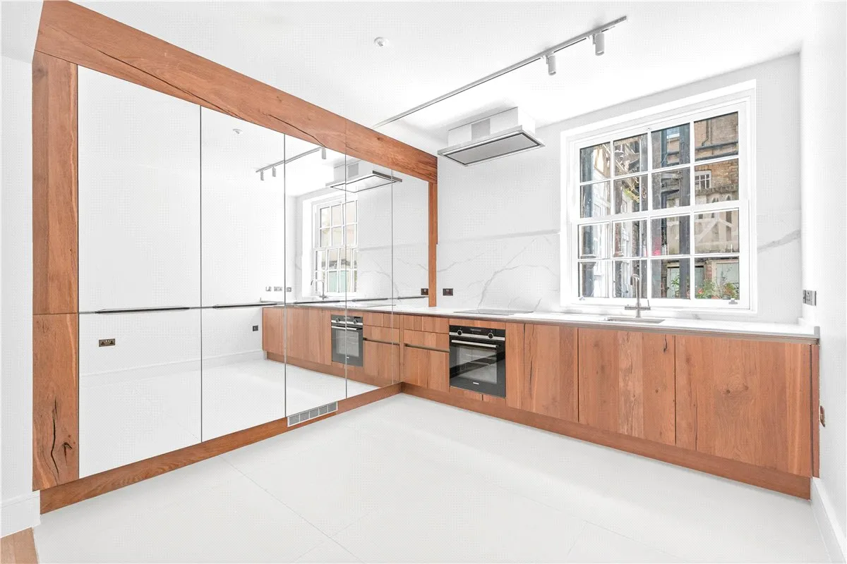 De Walden Street, London, W1G, photo 4