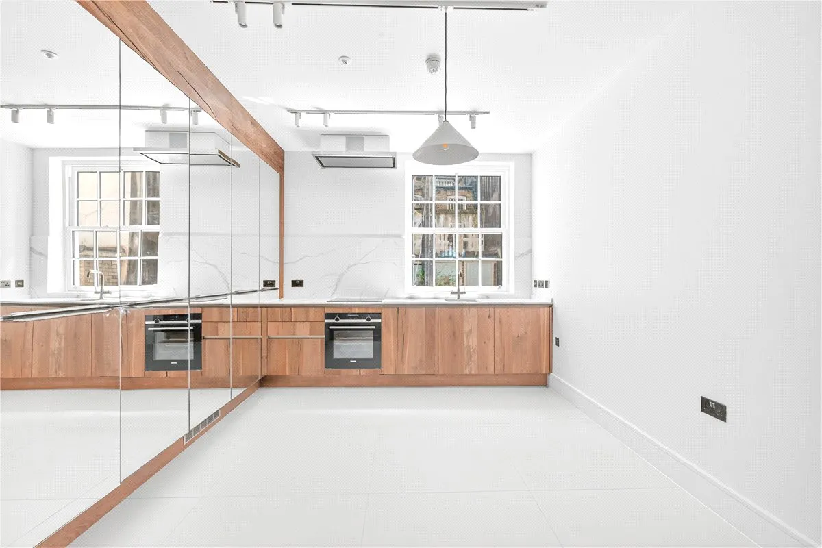 De Walden Street, London, W1G, photo 18