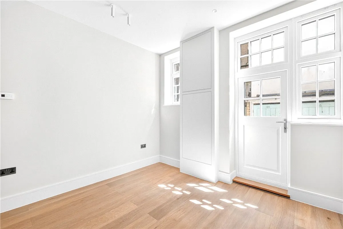 De Walden Street, London, W1G, photo 11