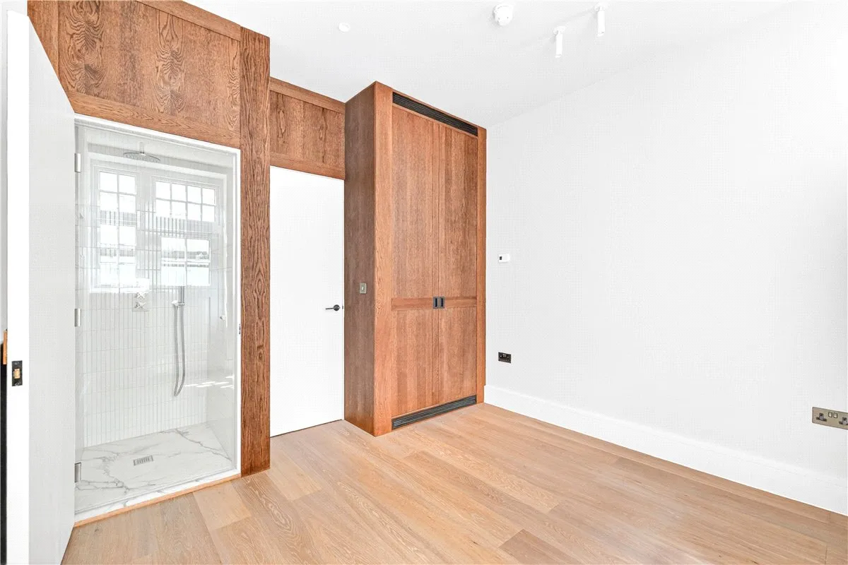 De Walden Street, London, W1G, photo 12