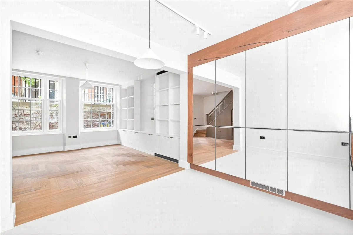 De Walden Street, London, W1G, photo 13