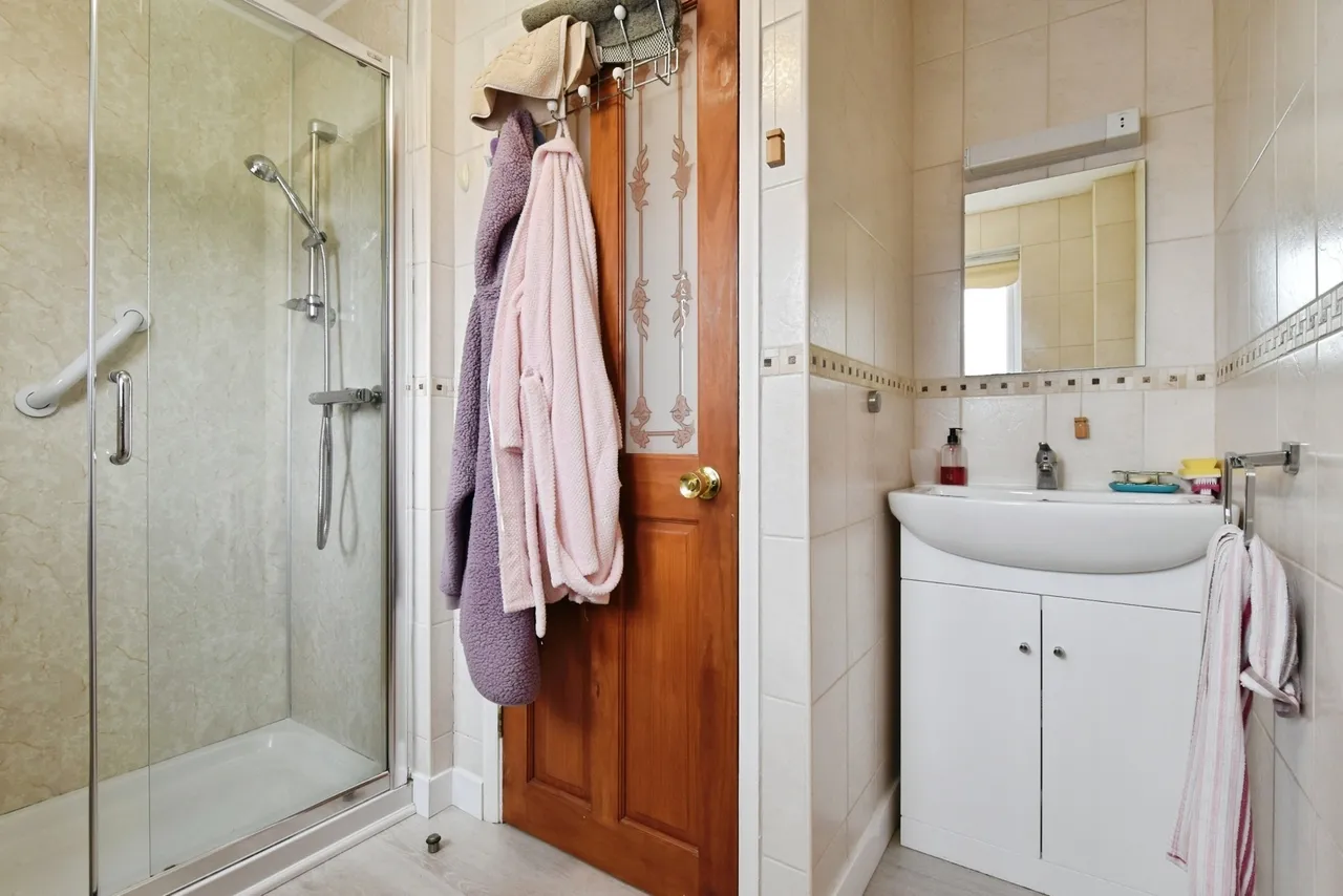 Pen Y Gaer Cottages, Llanelli, SA14, photo 19