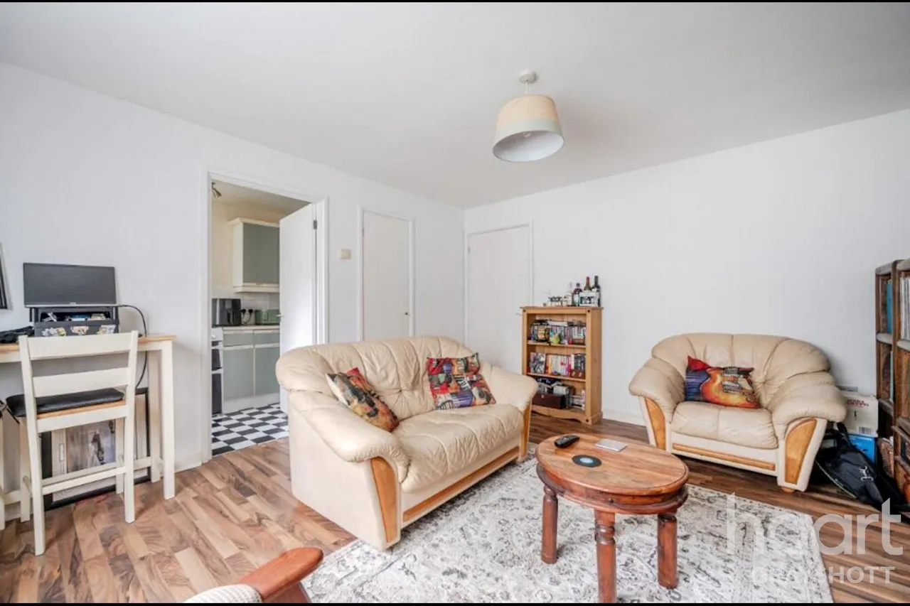 Royal Huts Avenue, Hindhead, GU26, photo 5