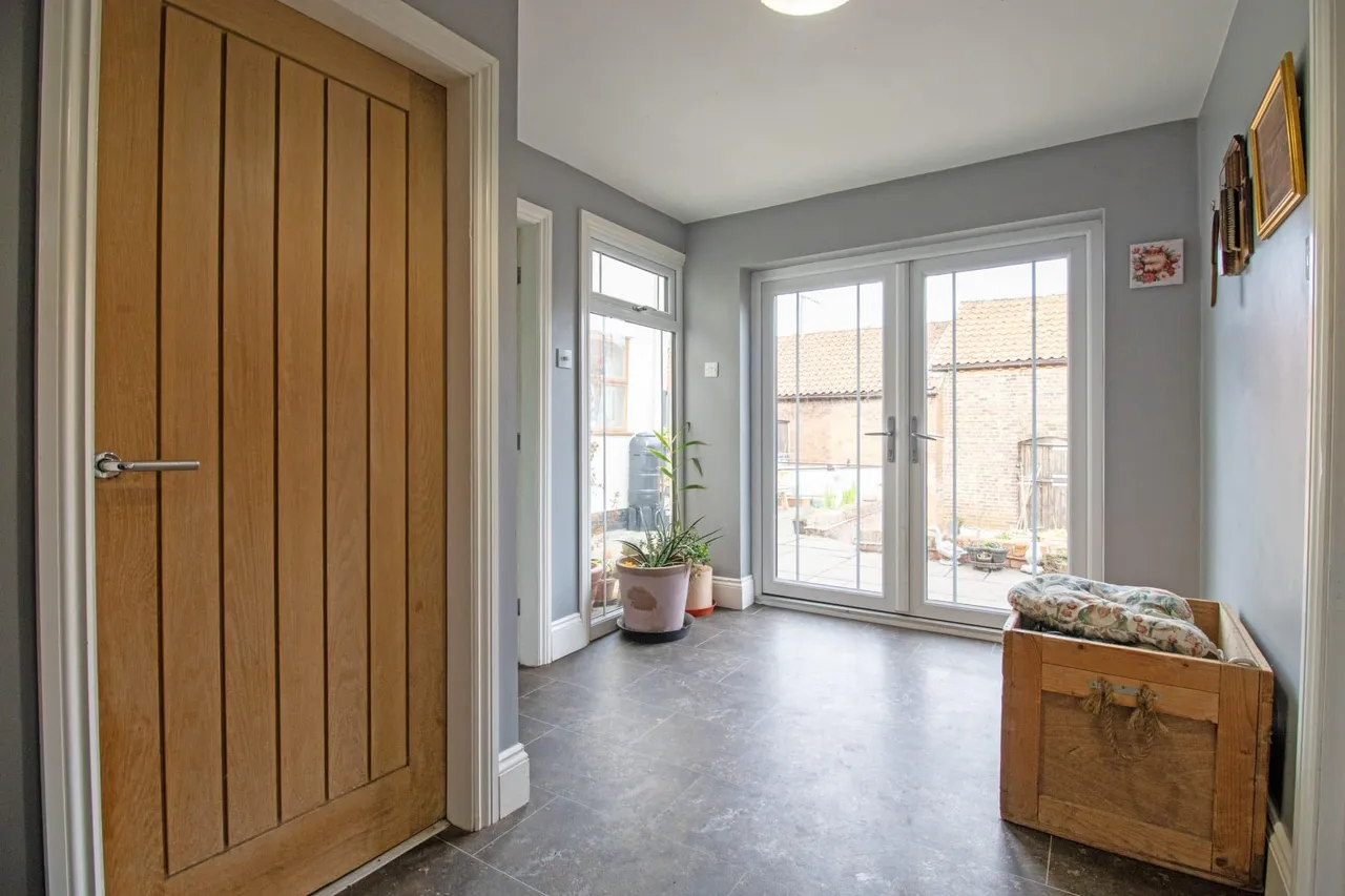 Church Road, Laughton, DN21, photo 12