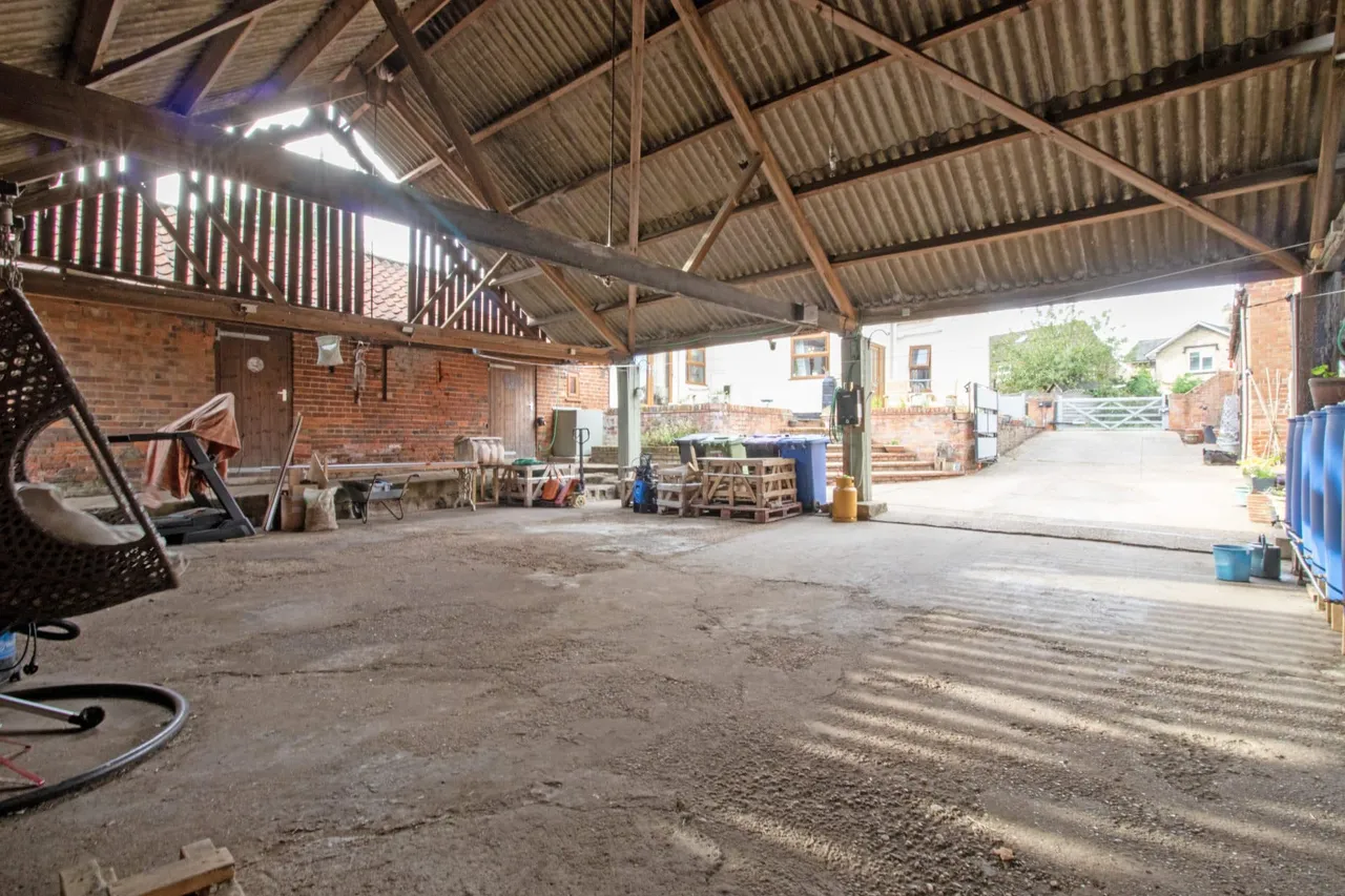 Church Road, Laughton, DN21, photo 33