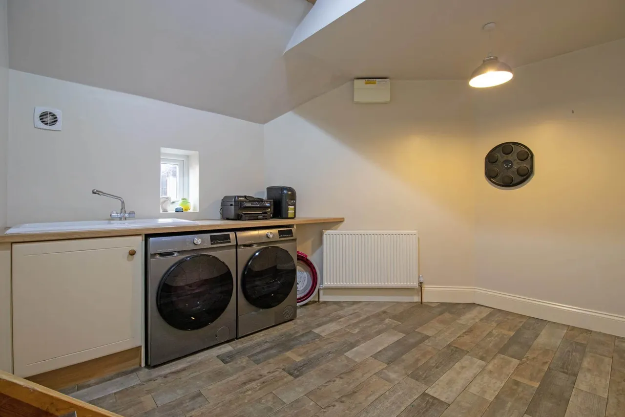 Church Road, Laughton, DN21, photo 13