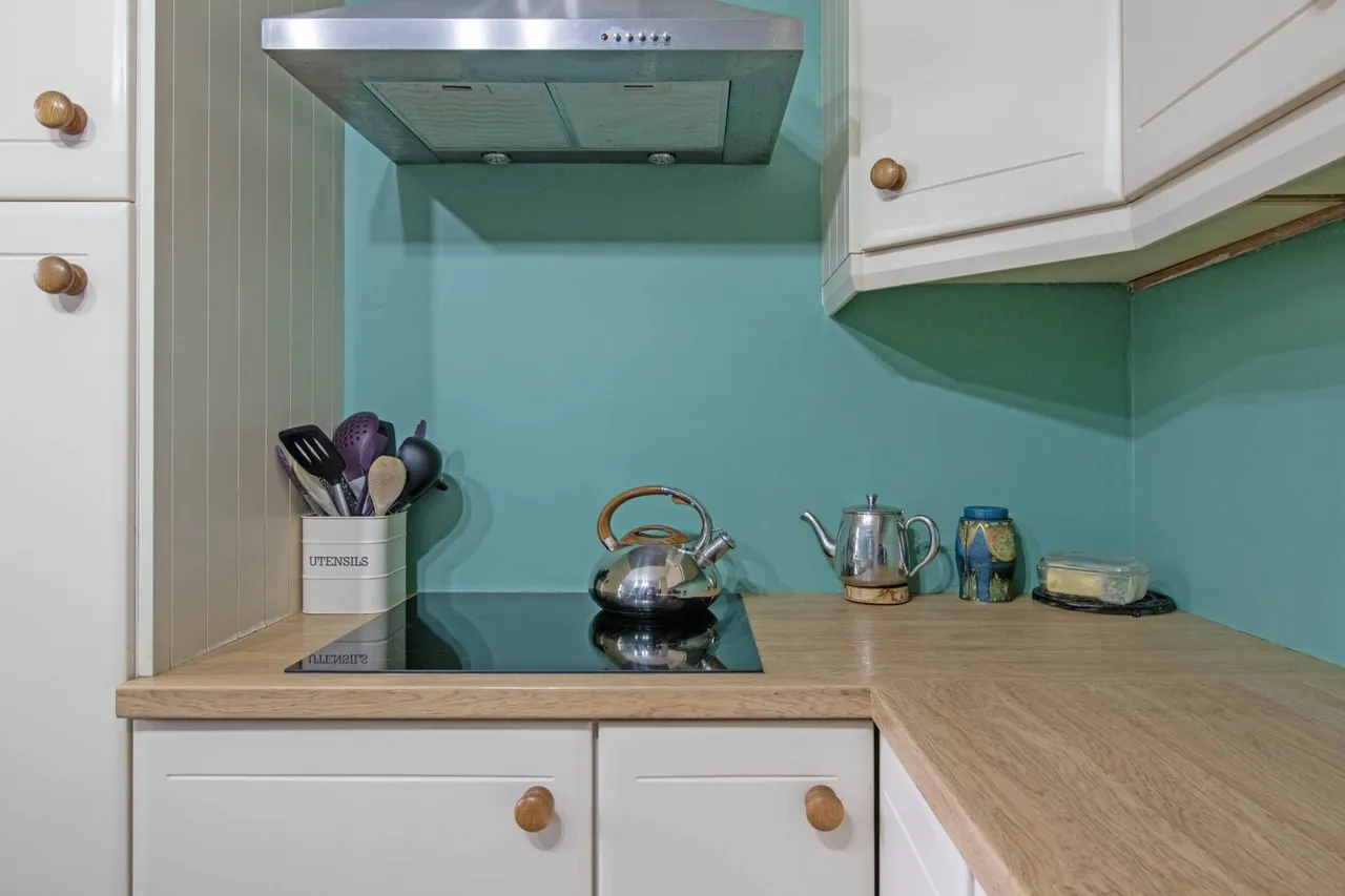 Church Road, Laughton, DN21, photo 8