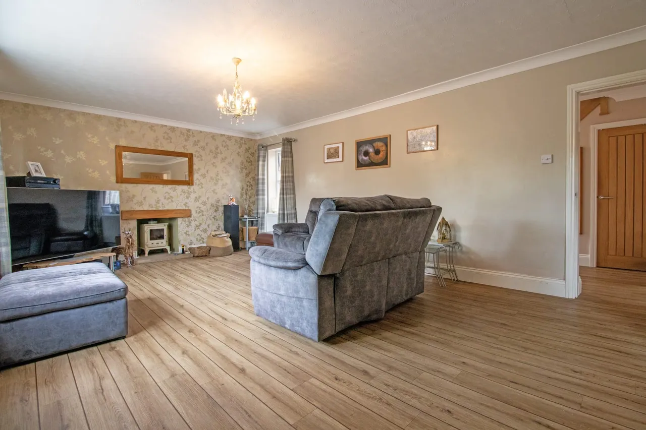 Church Road, Laughton, DN21, photo 5