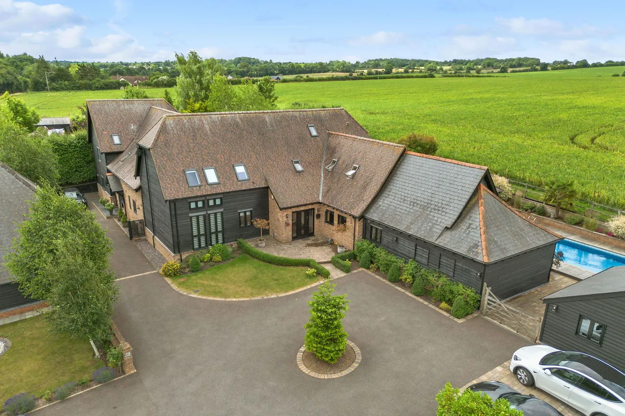 6 bed barn conversion for sale, Hare Street, Buntingford, SG9