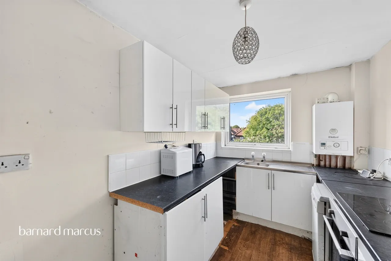 Roman Close, Feltham, TW14, photo 2