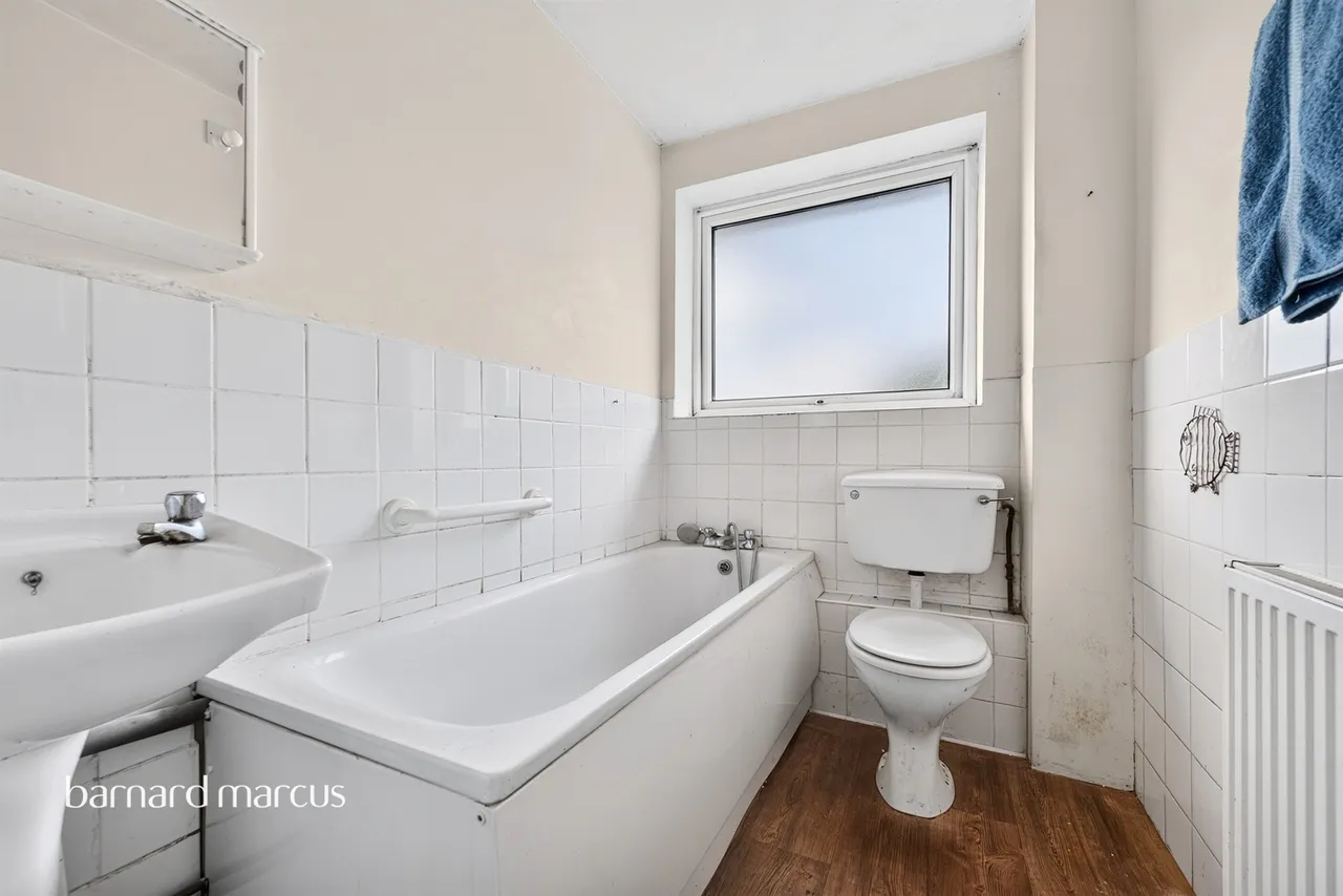 Roman Close, Feltham, TW14, photo 8