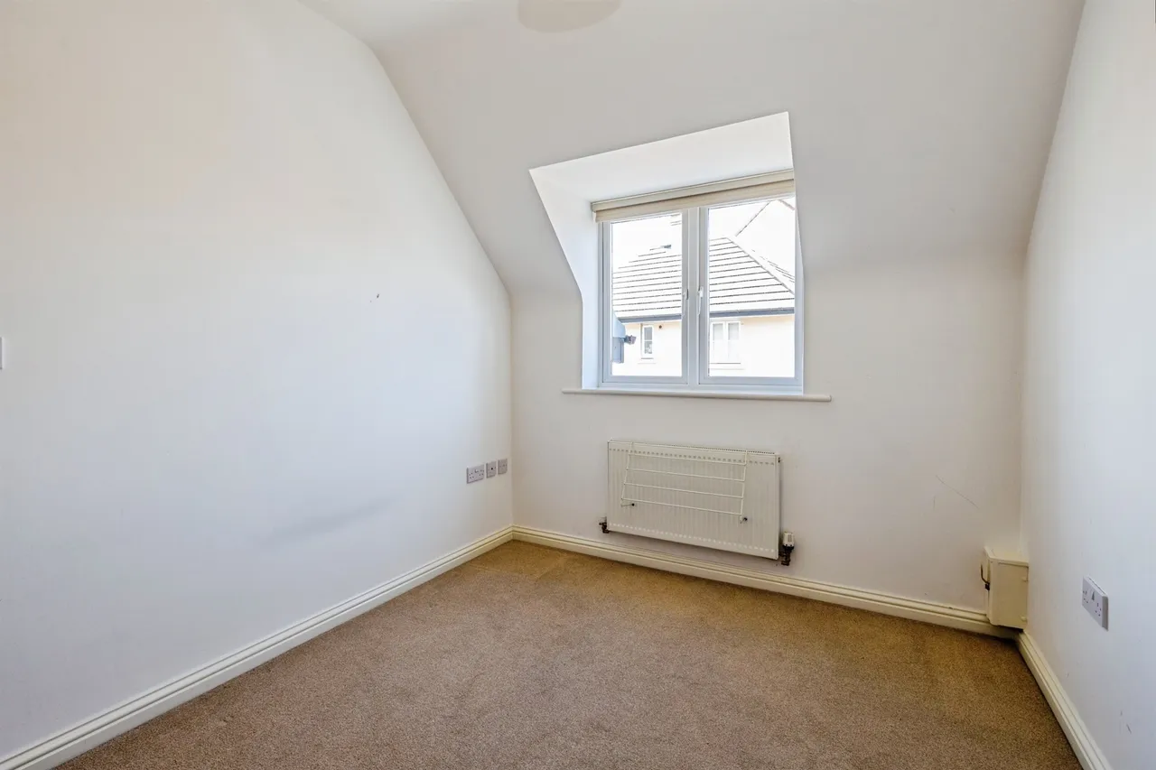 Iris Crescent, Lincoln, photo 12