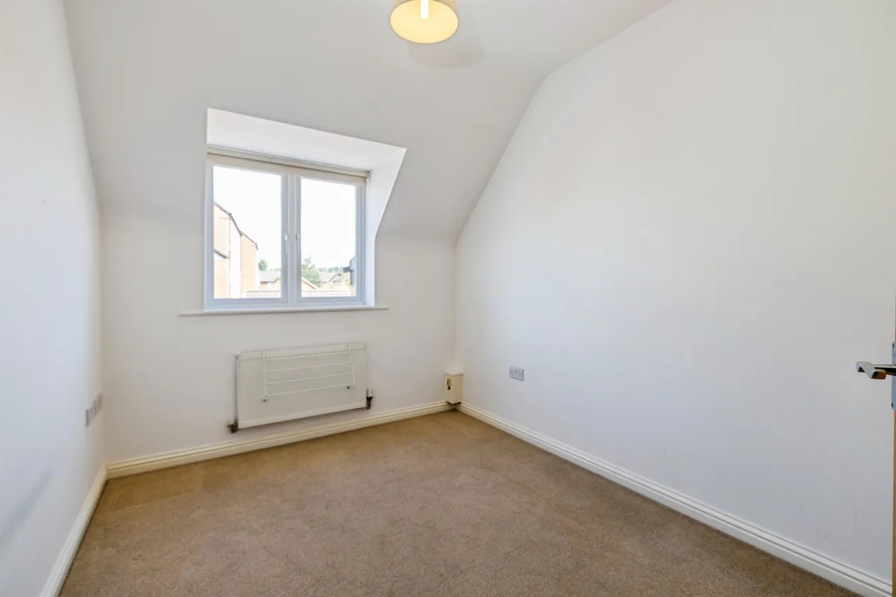 Iris Crescent, Lincoln, photo 11