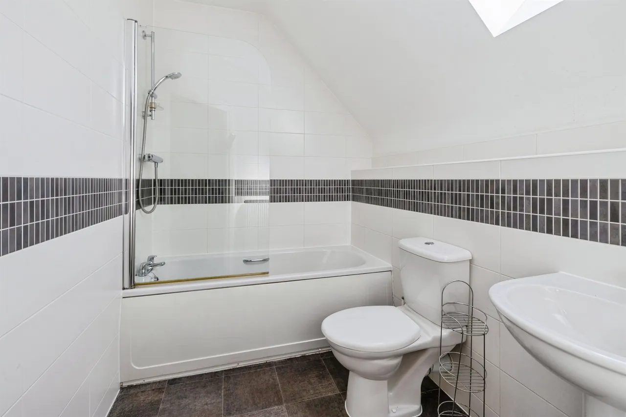 Iris Crescent, Lincoln, photo 10
