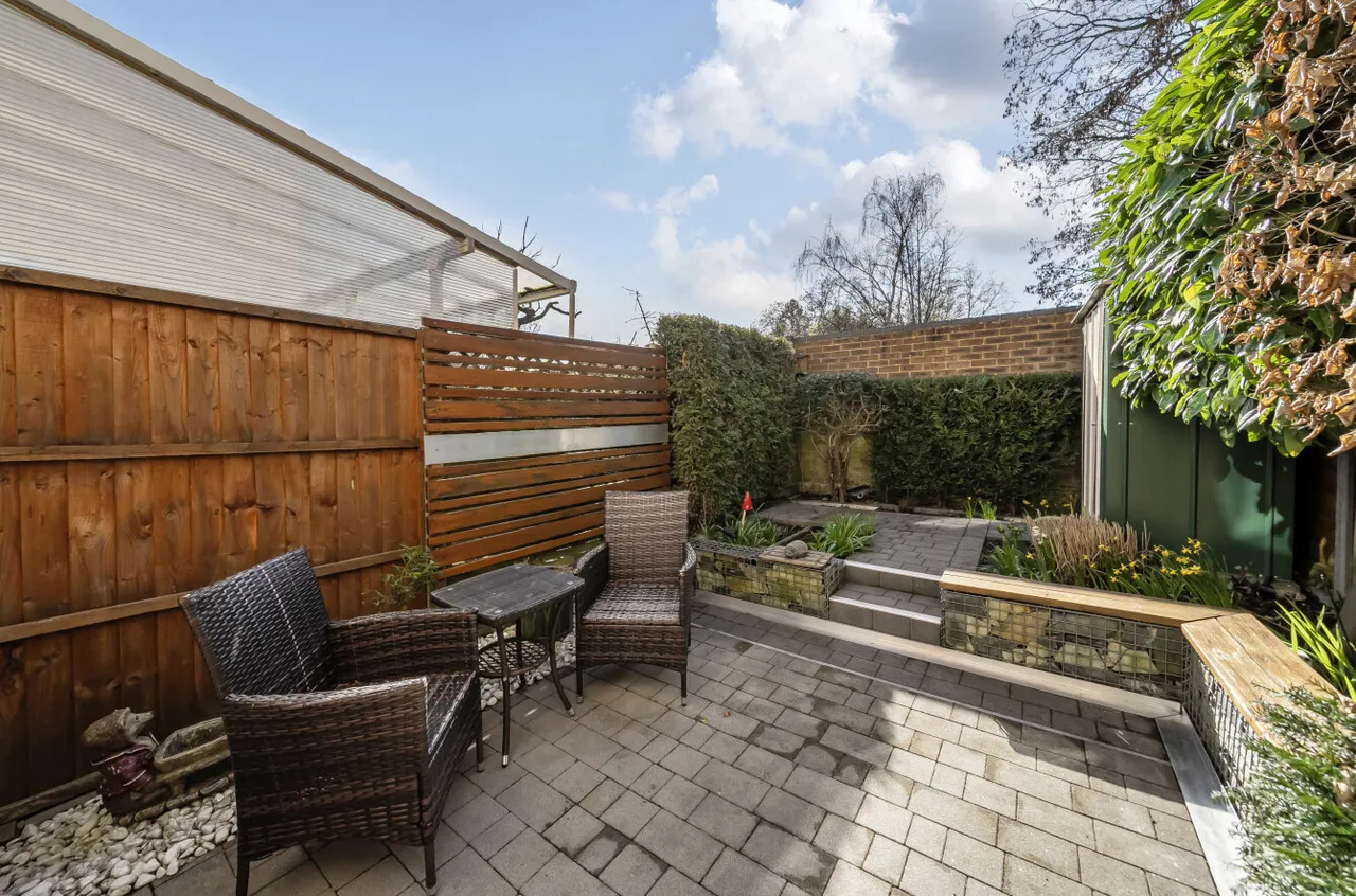 Coniston Court, Lightwater, Surrey, GU18 5AA, photo 12