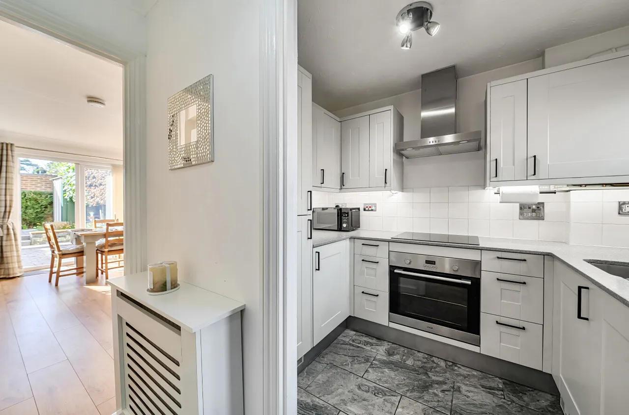 Coniston Court, Lightwater, Surrey, GU18 5AA, photo 5