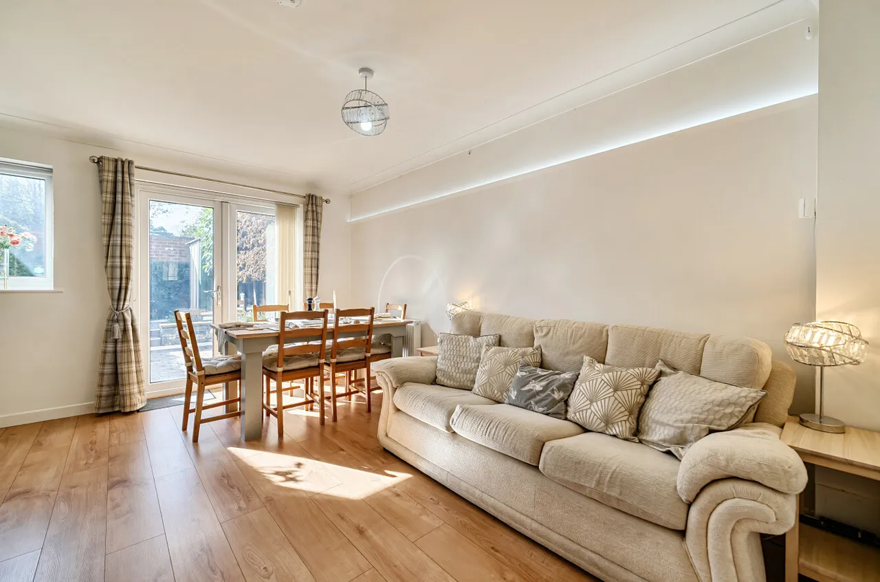 Coniston Court, Lightwater, Surrey, GU18 5AA, photo 4