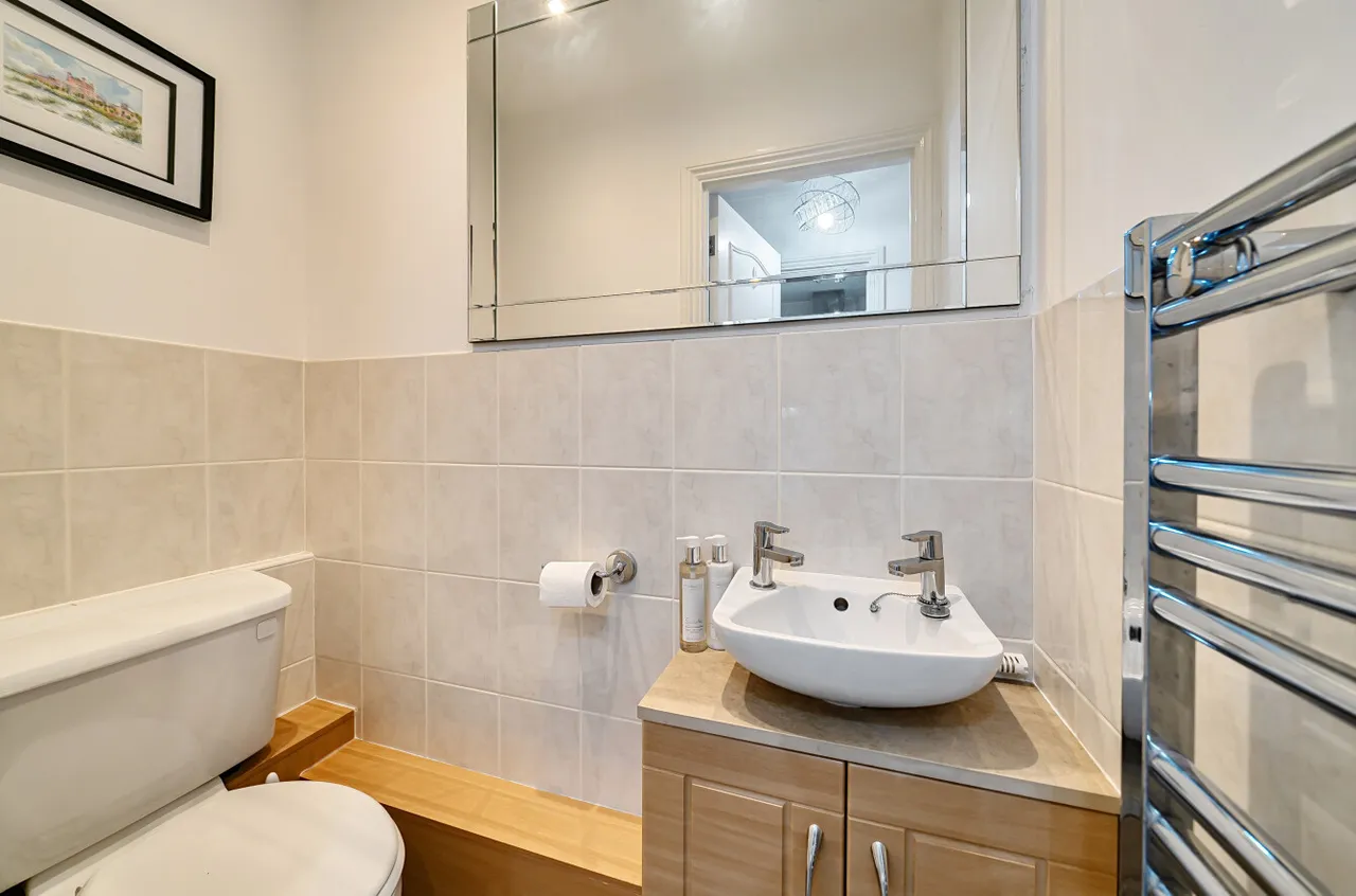 Coniston Court, Lightwater, Surrey, GU18 5AA, photo 11