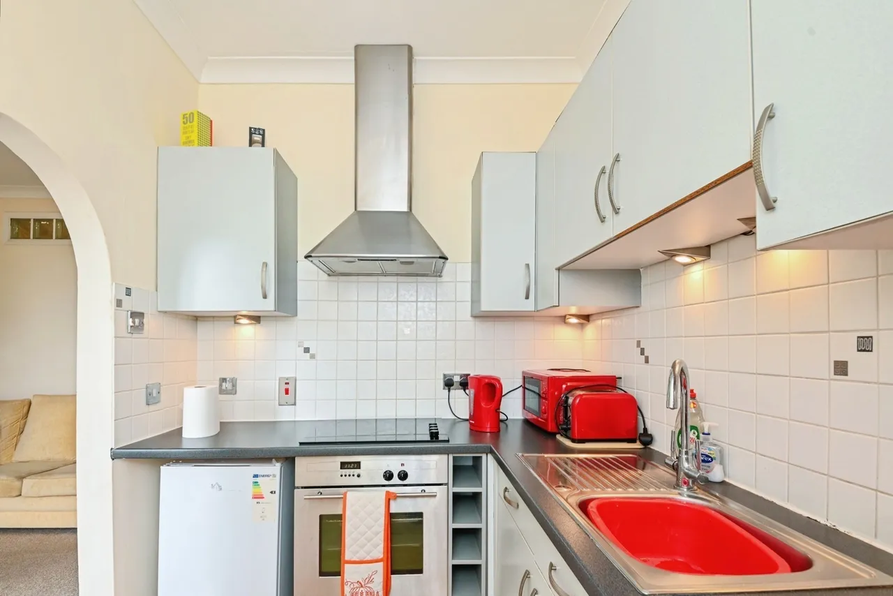 Carnarvon Road, Clacton-on-Sea, Essex, CO15, photo 6
