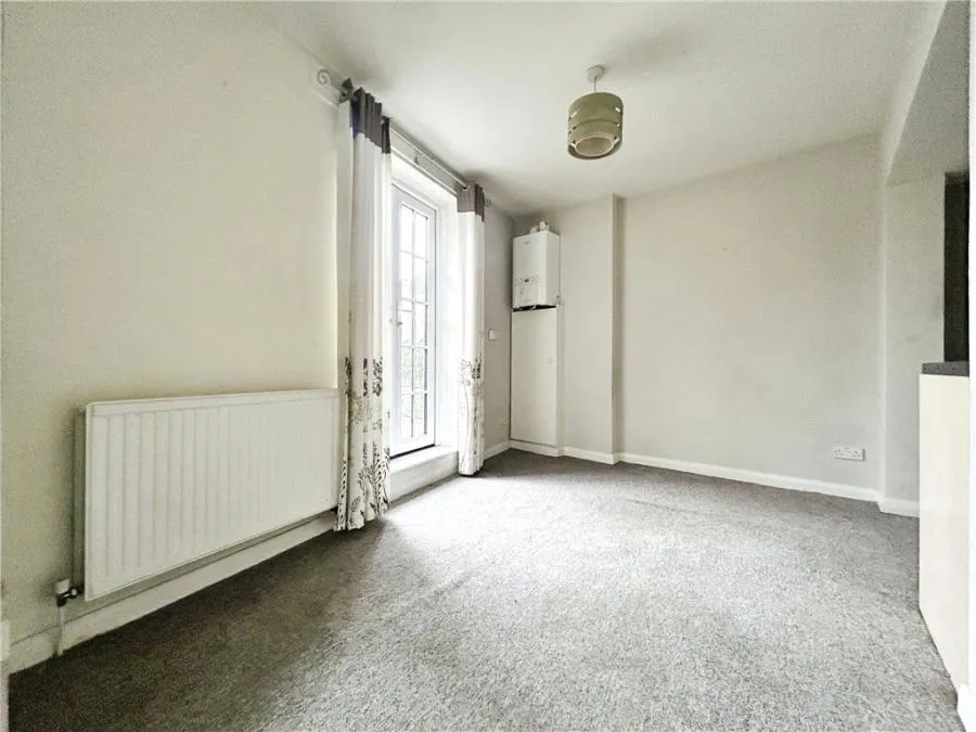 Carisbrooke Road, Newport, PO30, photo 3