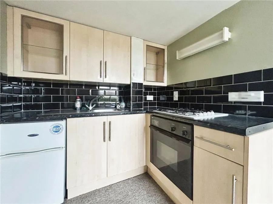 Carisbrooke Road, Newport, PO30, photo 6