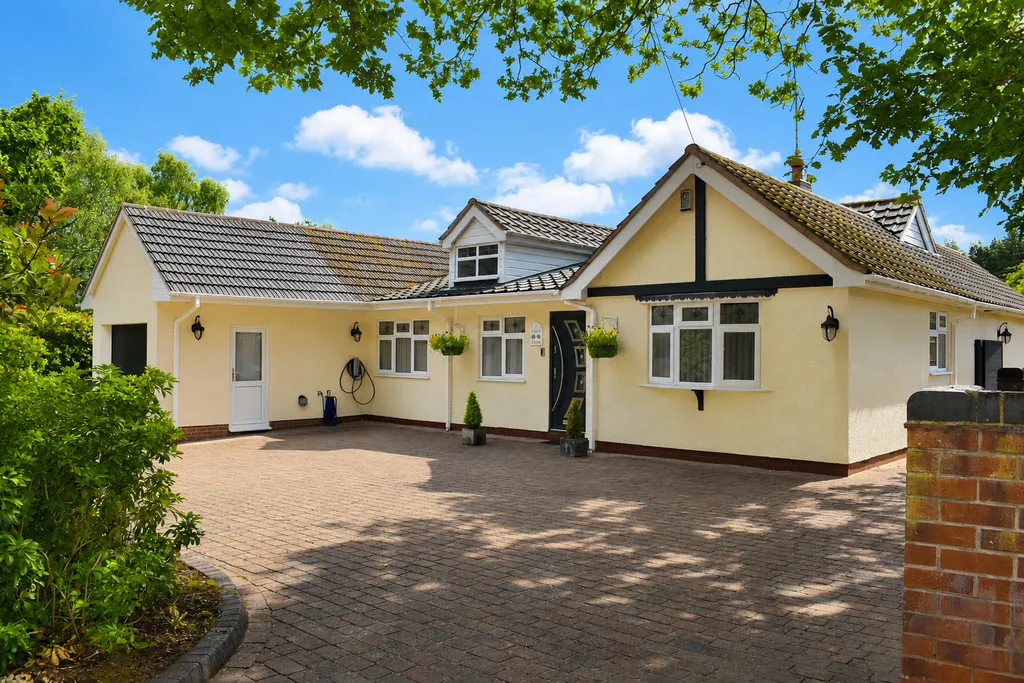 5 bed house for sale, Post Office Lane, Slitting Mill