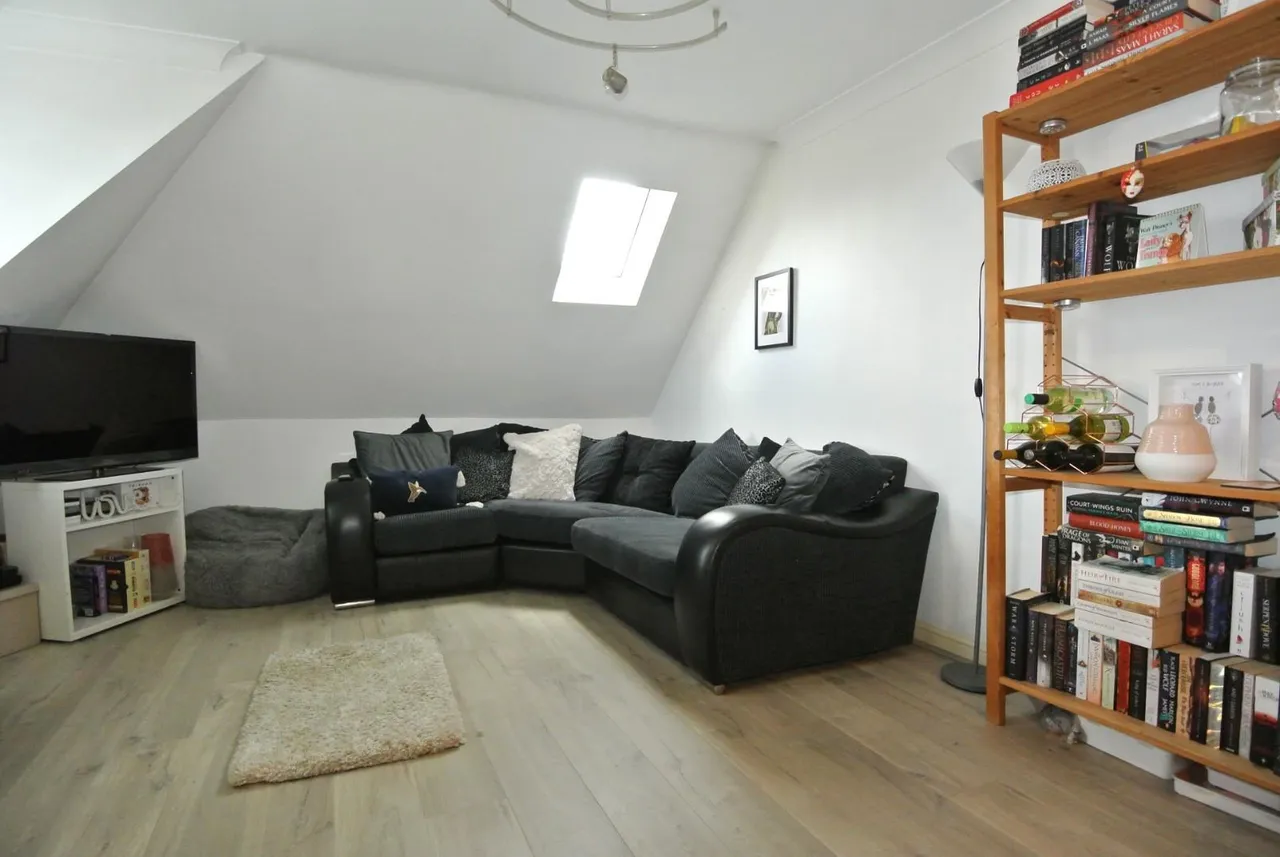 Albany Court,, 65-67 Chertsey Road, Ashford, Surrey, TW15 1SU, photo 5