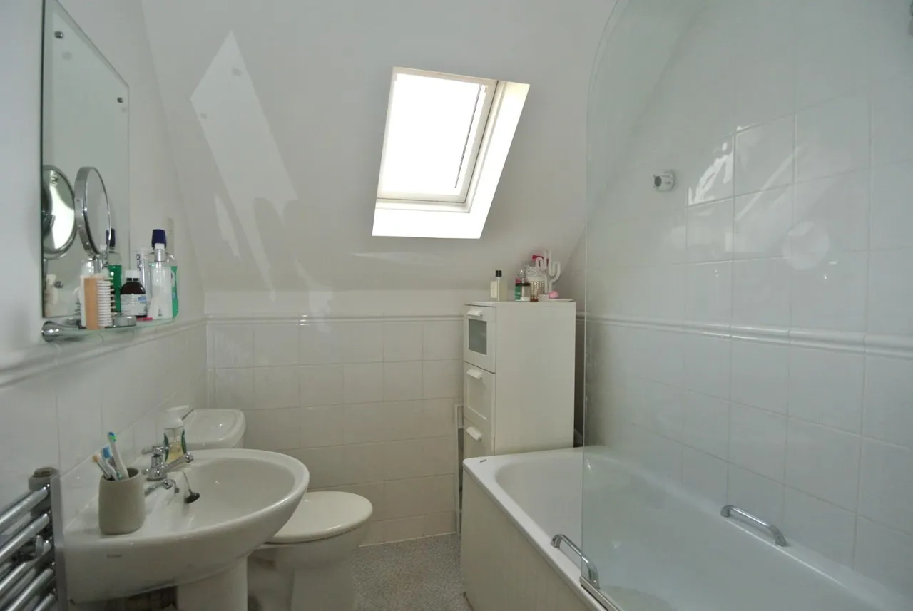 Albany Court,, 65-67 Chertsey Road, Ashford, Surrey, TW15 1SU, photo 9