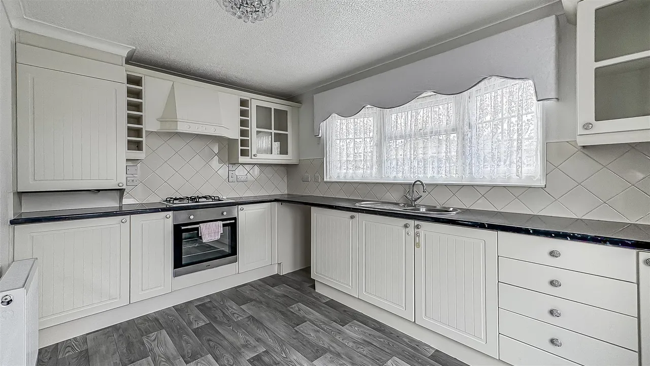 Leigh Square, Windsor, SL4 4PT, photo 8