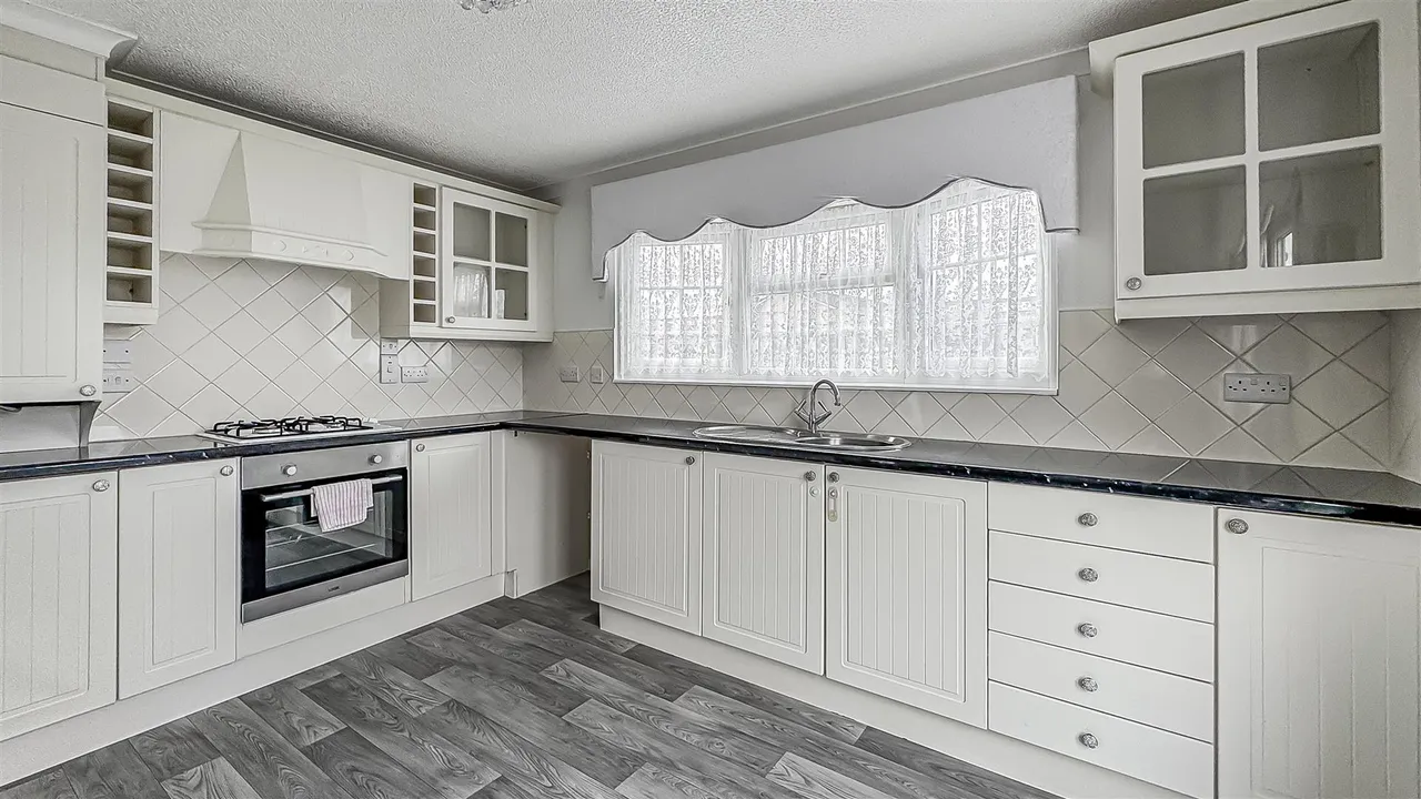 Leigh Square, Windsor, SL4 4PT, photo 9