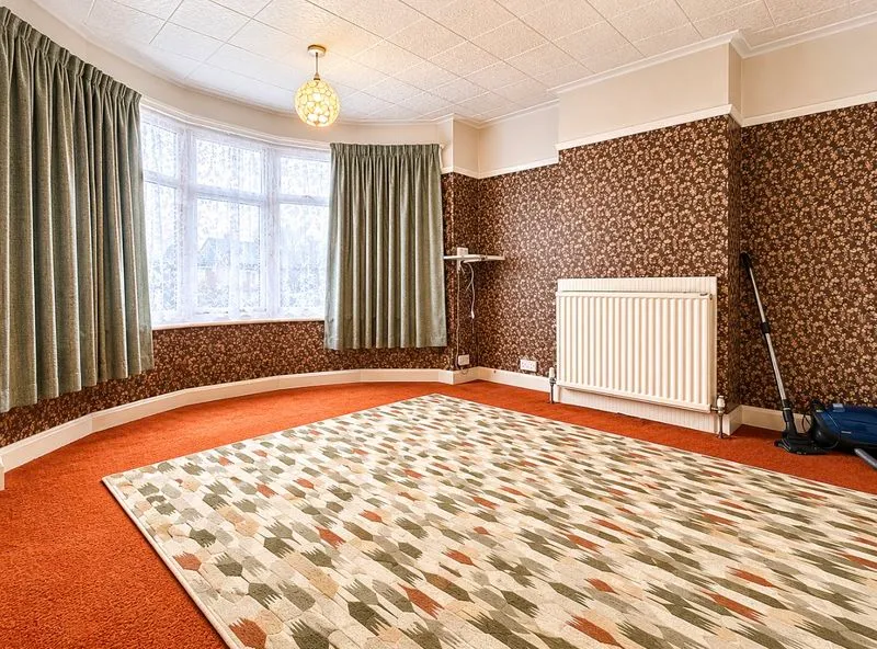 Dunstable Road, Luton LU4 8BT, photo 5