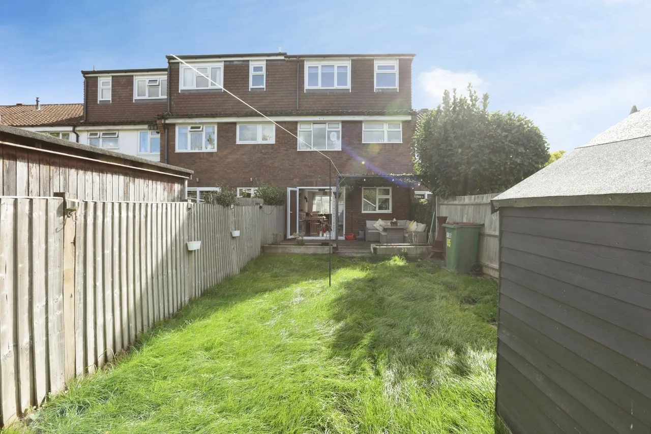 Blenheim Road, Horsham, RH12, photo 8