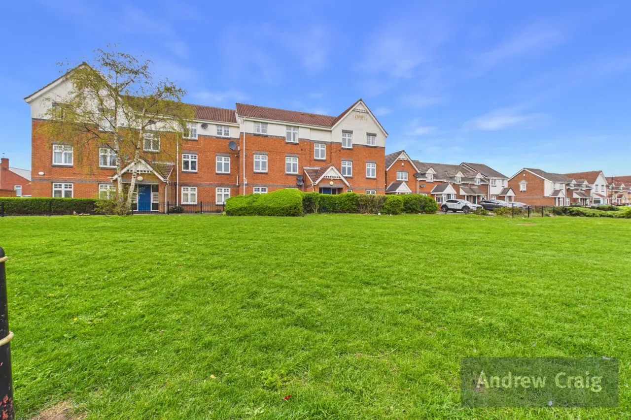 2 bed flat for sale, Association Road, Roker, SR6