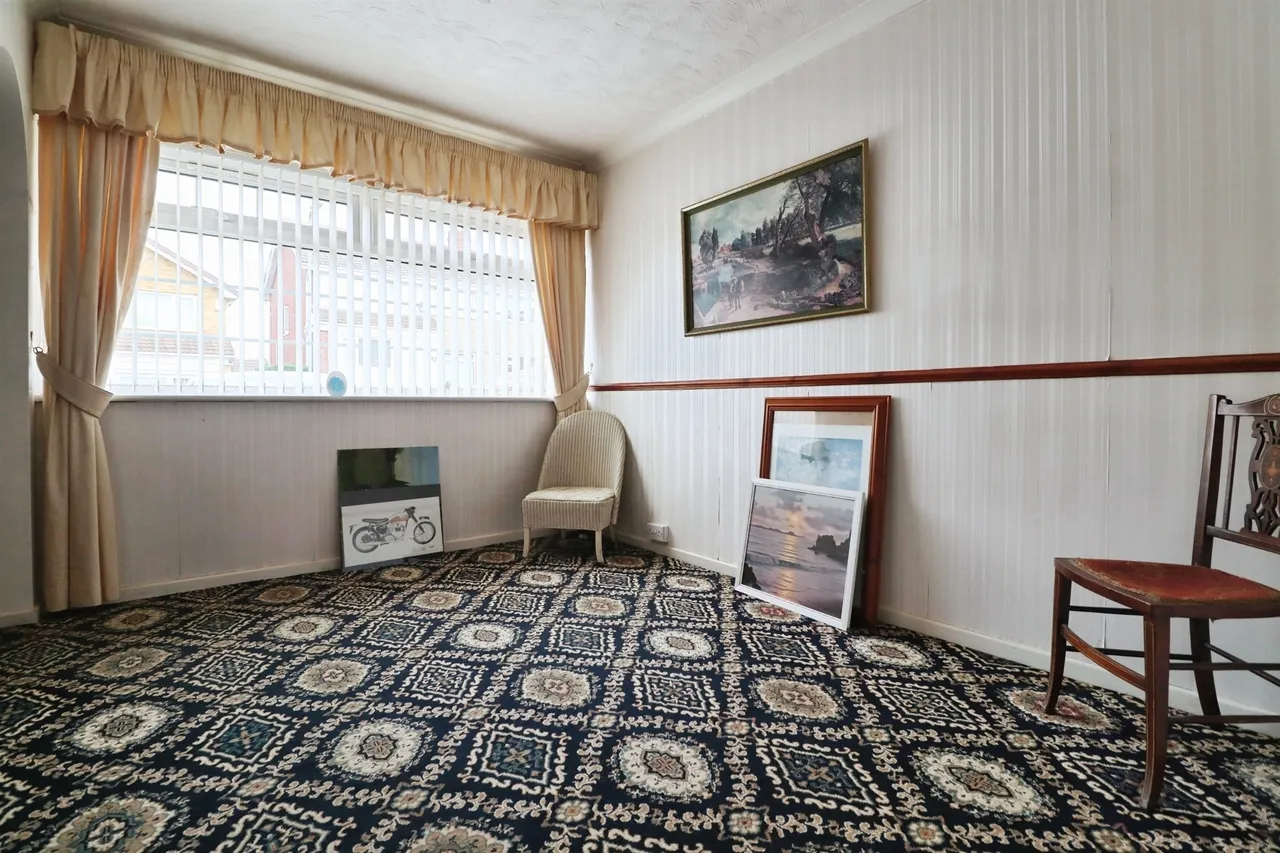 Glen Mavis Way, Barry, photo 7