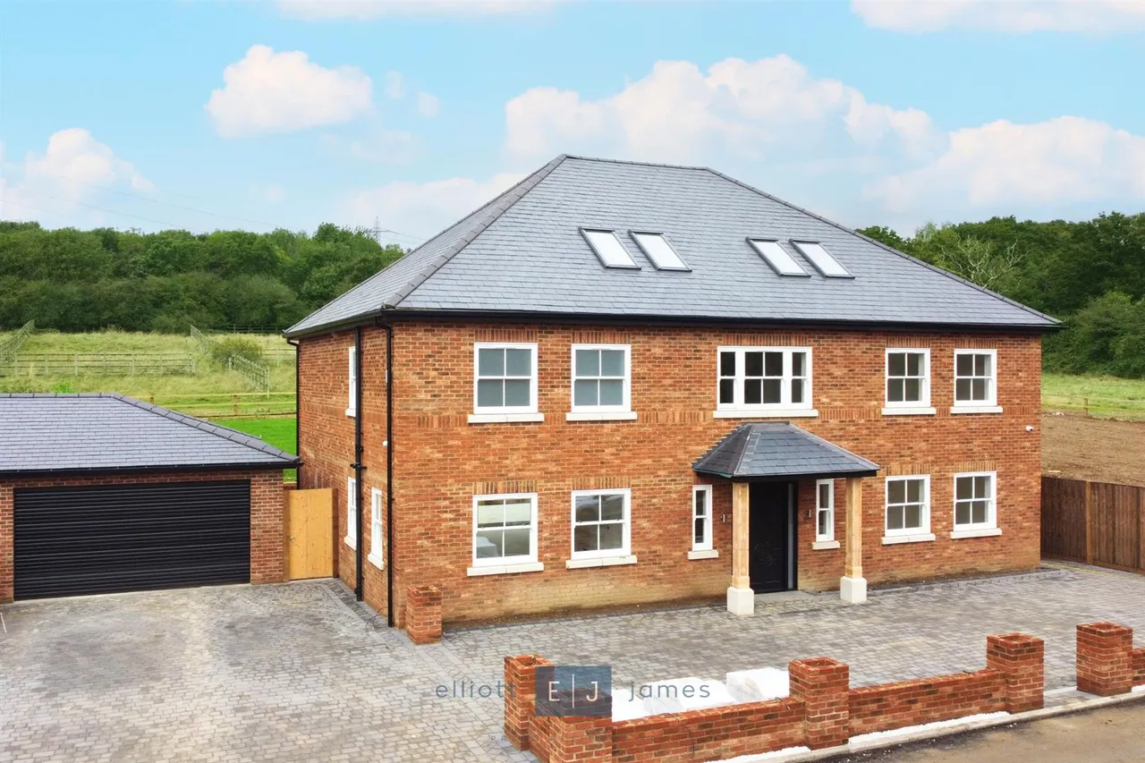 6 bed house to rent, Ivy Chimneys, Epping, CM16
